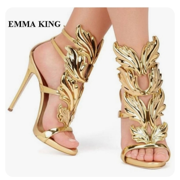 Bai Beiai Shoes - 🔥NWOT Bai Beiai Gold Stilettos🔥